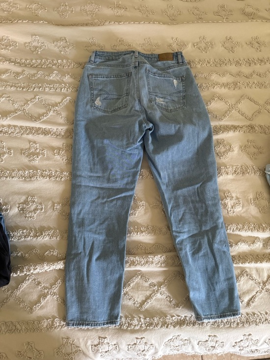 American Eagle Outfitters Light Blue Distressed mom Jeans - Picture 2 of 4